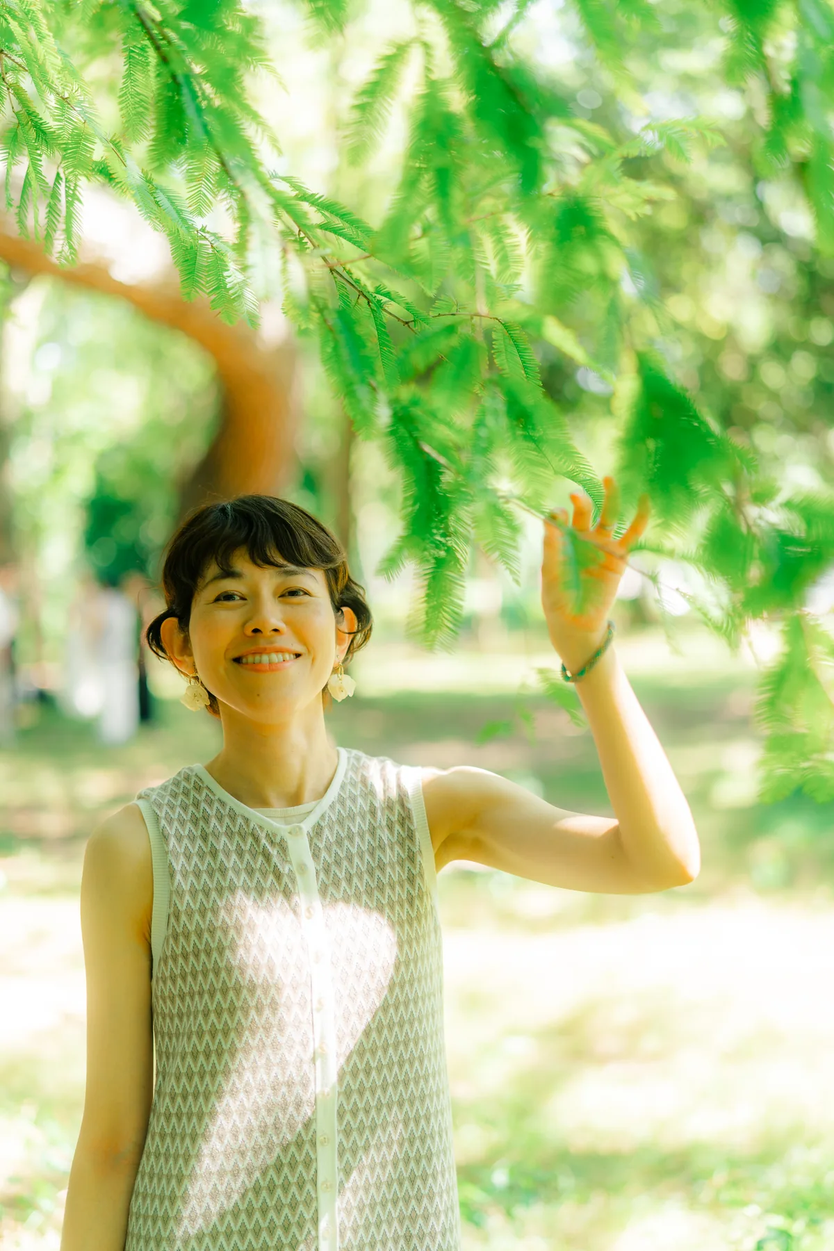 マインドフルネス講師 雅子 — 公園の緑の中で